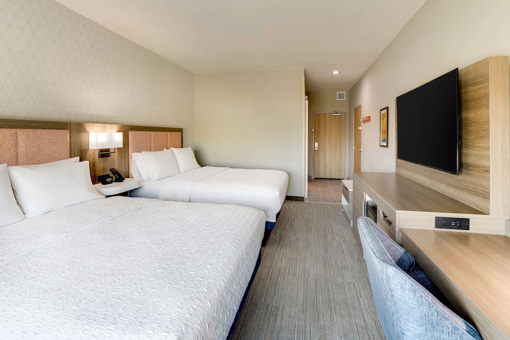 Hampton Inn & Suites Weatherford - photo 36