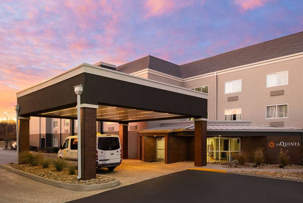 La Quinta Inn & Suites by Wyndham Knoxville Airport - photo 3