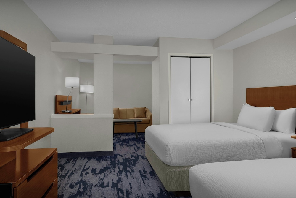 Fairfield by Marriott Inn & Suites Emporia I 95 - photo 11