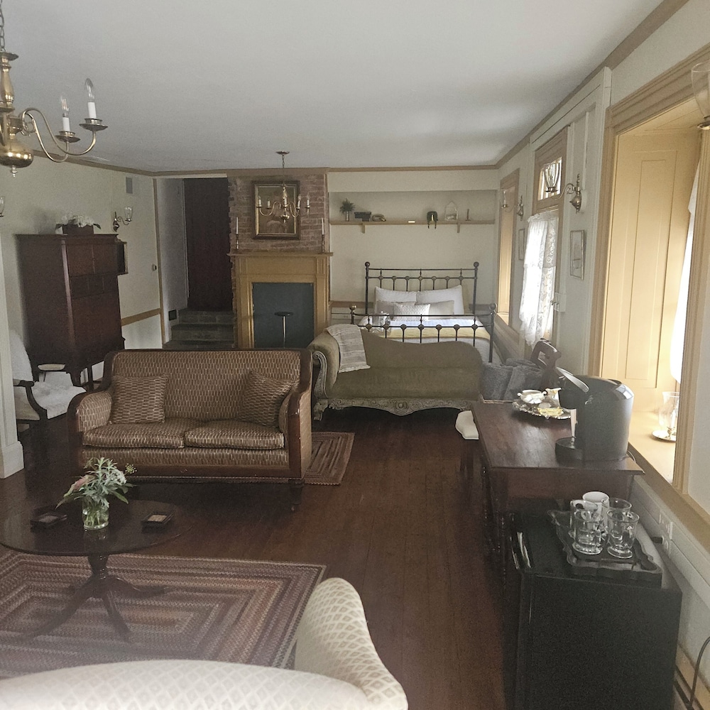 The Historic Fairfield Inn 1757 - photo 8
