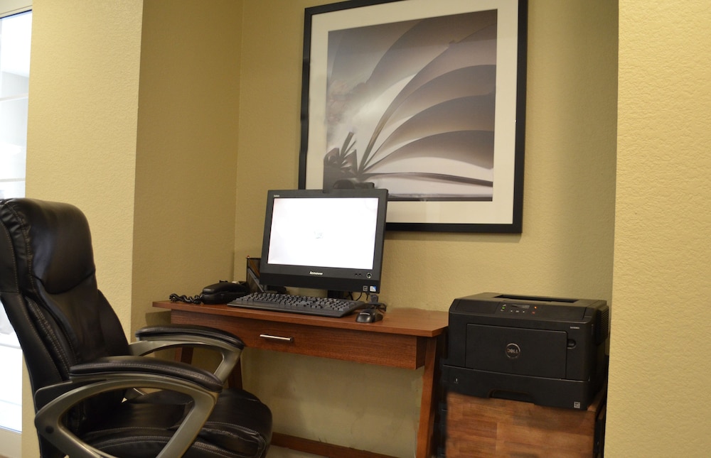 Candlewood Suites Greenville by IHG - photo 31