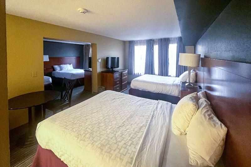 Days Inn by Wyndham Muskegon - photo 25