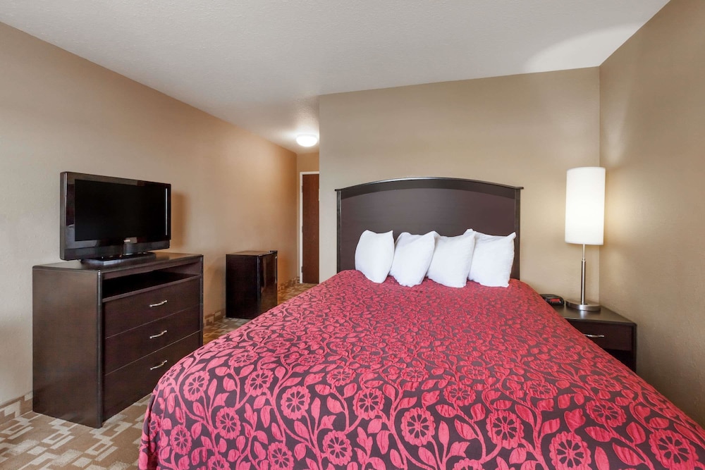 Days Inn by Wyndham Central City - photo 10