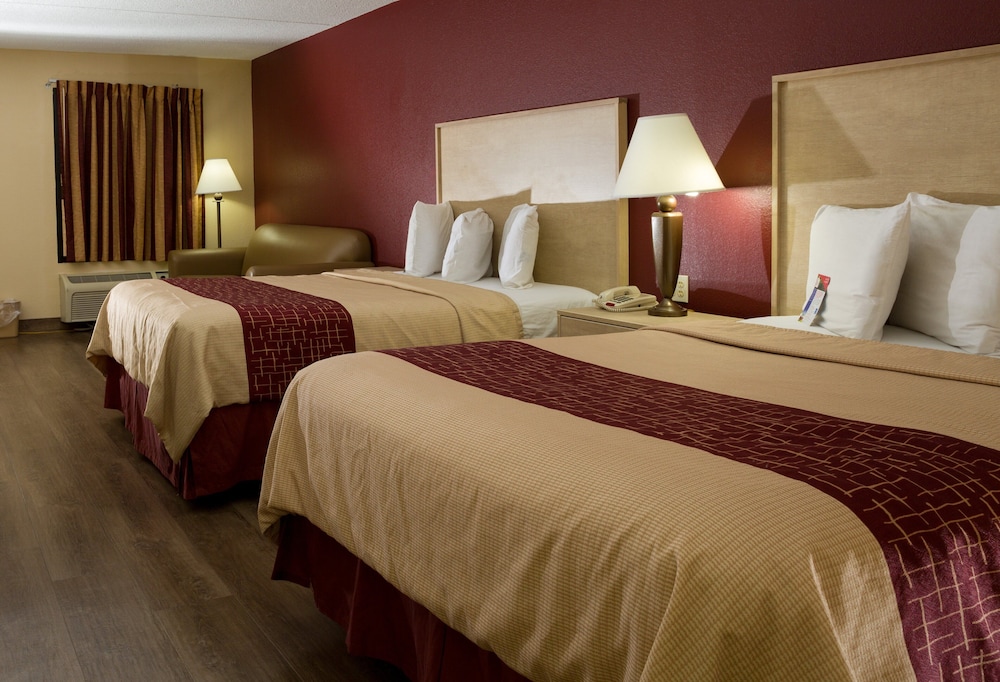 Red Roof Inn & Suites Pigeon Forge Parkway - photo 15