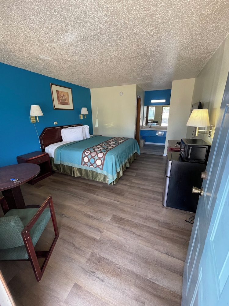 Executive Inn Of Mountain Home - photo 3