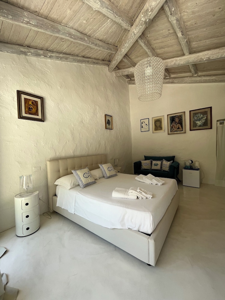La Casa del Nespolo — 4-Star Luxury Hotel in Capo D'orlando, Italy