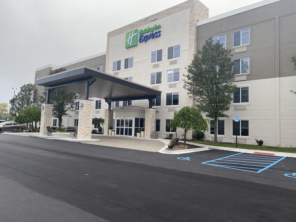 Holiday Inn Express Wixom by IHG — hotel in Wixom