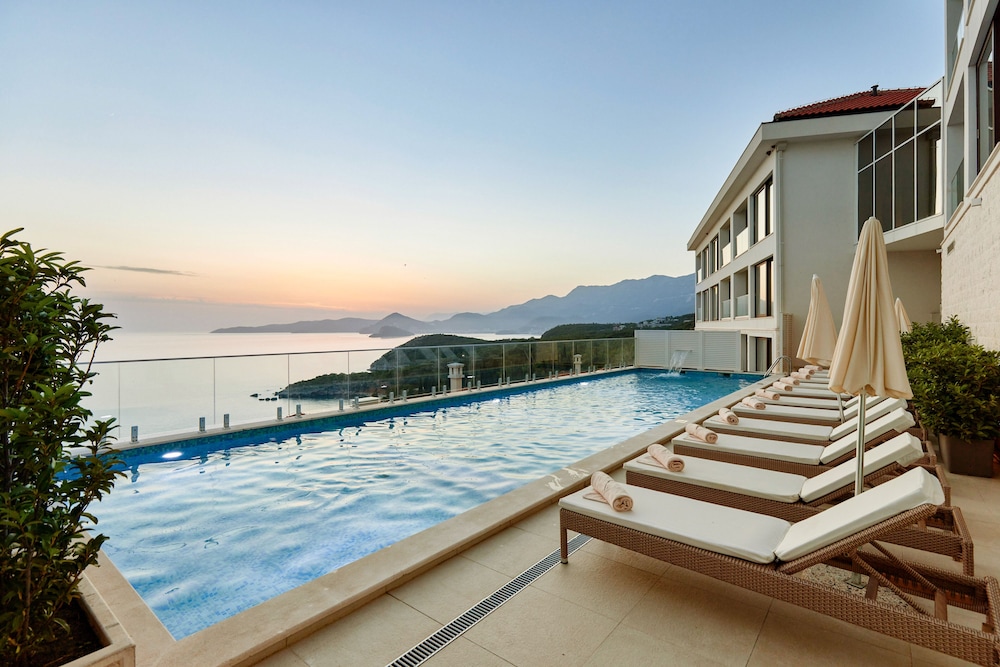 ĀNANTI Resort Residences & Beach Club The Leading Hotels of the World — 5-Star Luxury Hotel in Budva, Montenegro