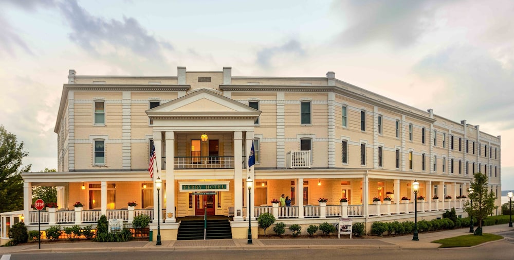 Perry Hotel in Petoskey, United States