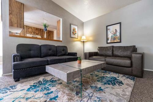 Spacious Pet Friendly Retreat — hotel in West Jordan