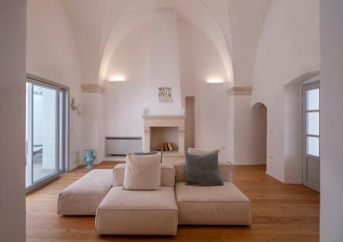 Villa Bianca Aurora — 4-Star Luxury Hotel in Ortelle, Italy