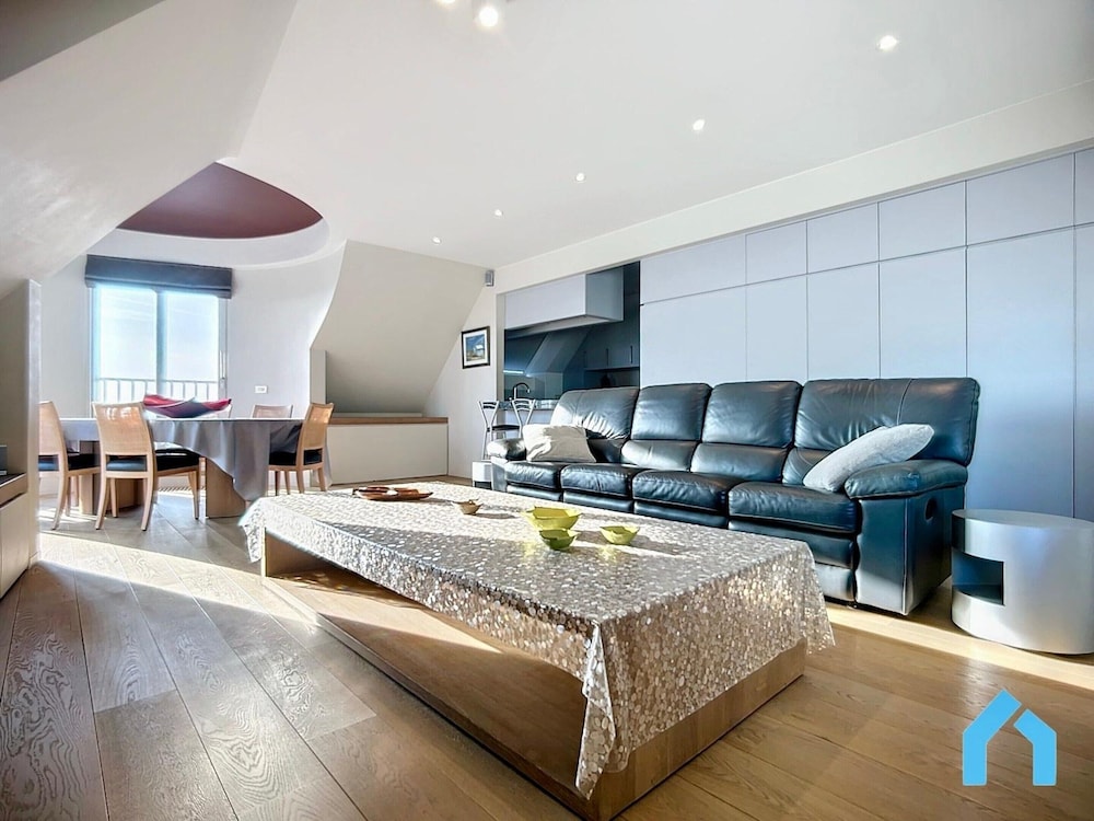 Duplex Apartment in Knokke by the Seawall — 4-Star Luxury Hotel in Knokke-Heist, Belgium