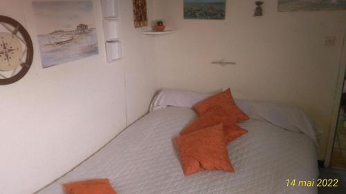 Petit Chez Soi Dans Mon Petit Chez Moi — hotel in Biganos