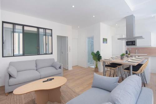 Les Halles & Le Port Grand T2 Haut de Gamme in Toulon, France