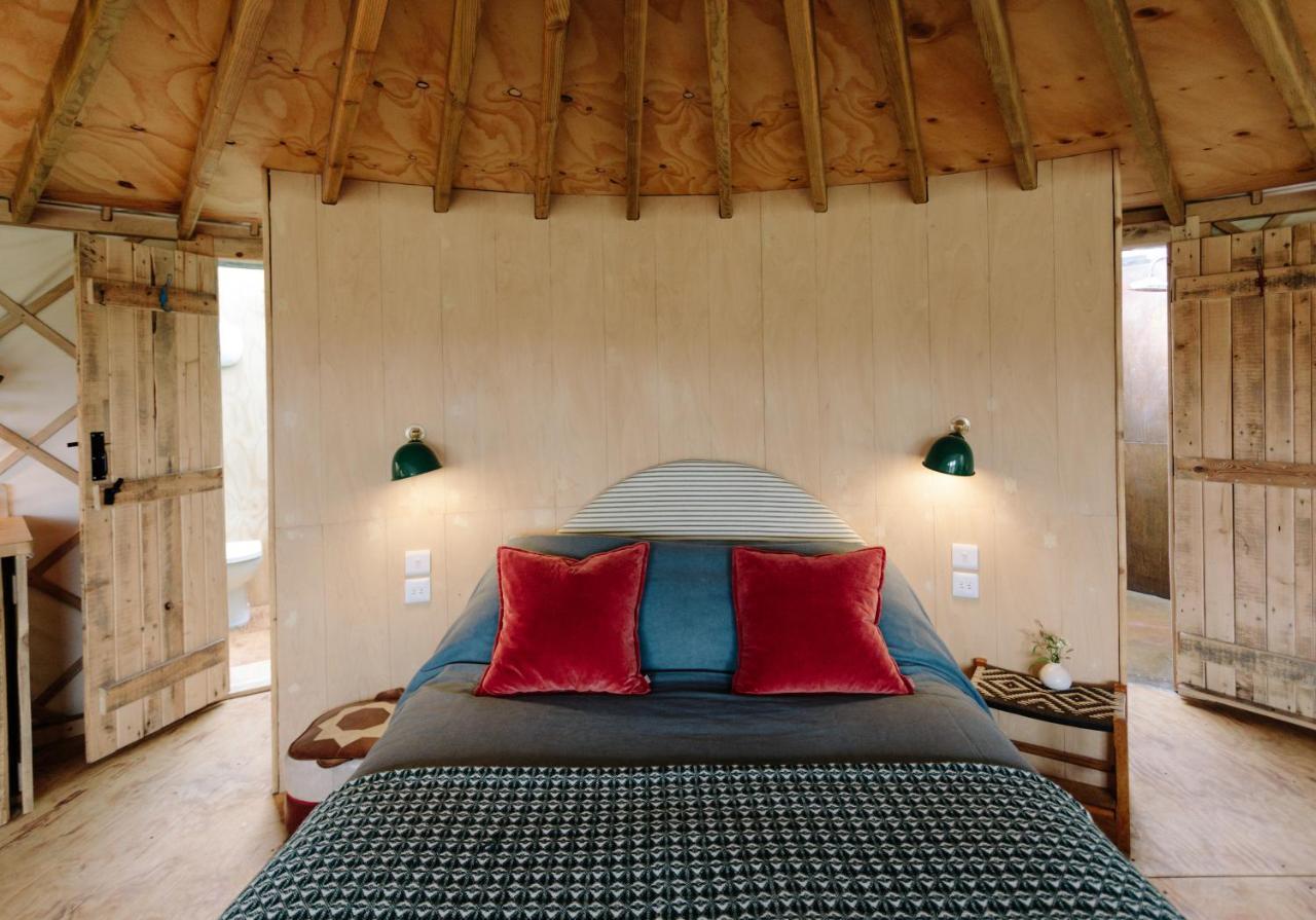 Tree Field Yurt at Moor Farm — hotel in Godshill