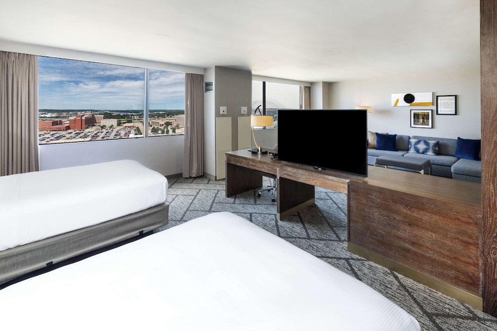 DoubleTree by Hilton Tulsa Downtown - photo 44