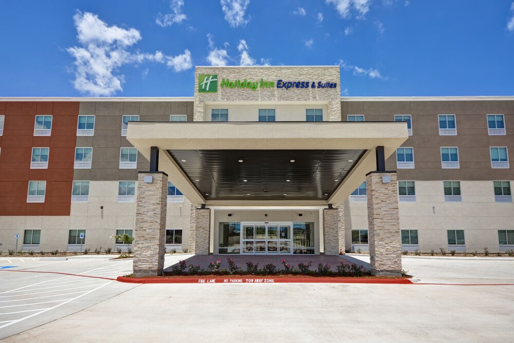 Holiday Inn Express & Suites Houston NASA Boardwalk Area by IHG - photo 45