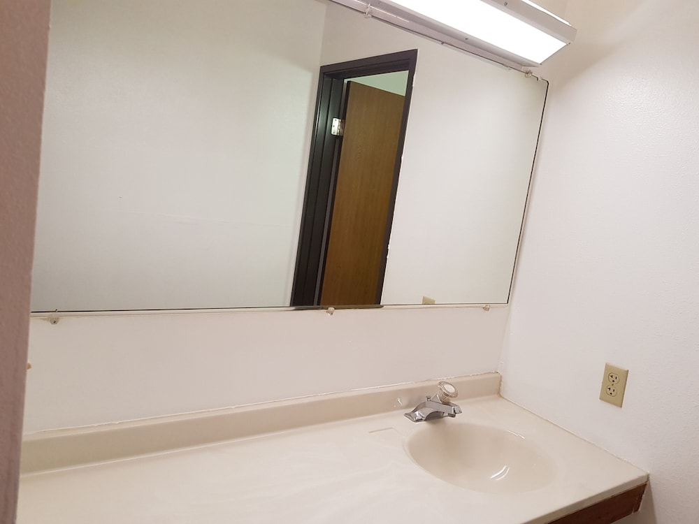 Le Mars Inn & Suites - photo 32