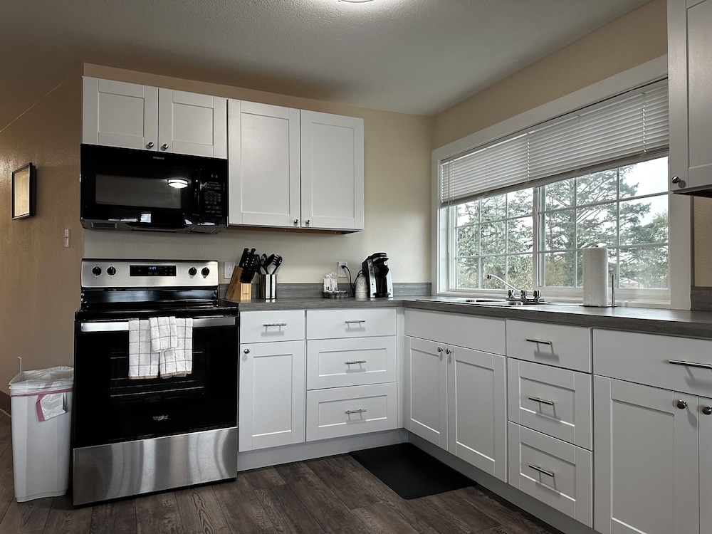 The Coastal Inn and Suites - photo 91