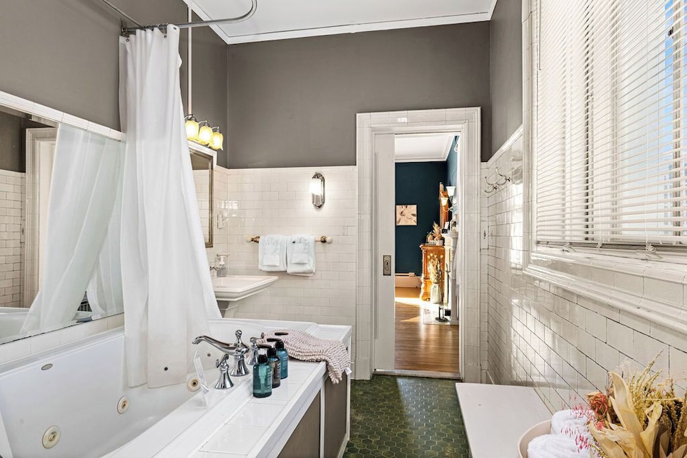 Historic Cotton Mansion Duluth Boutique Hotel - photo 45