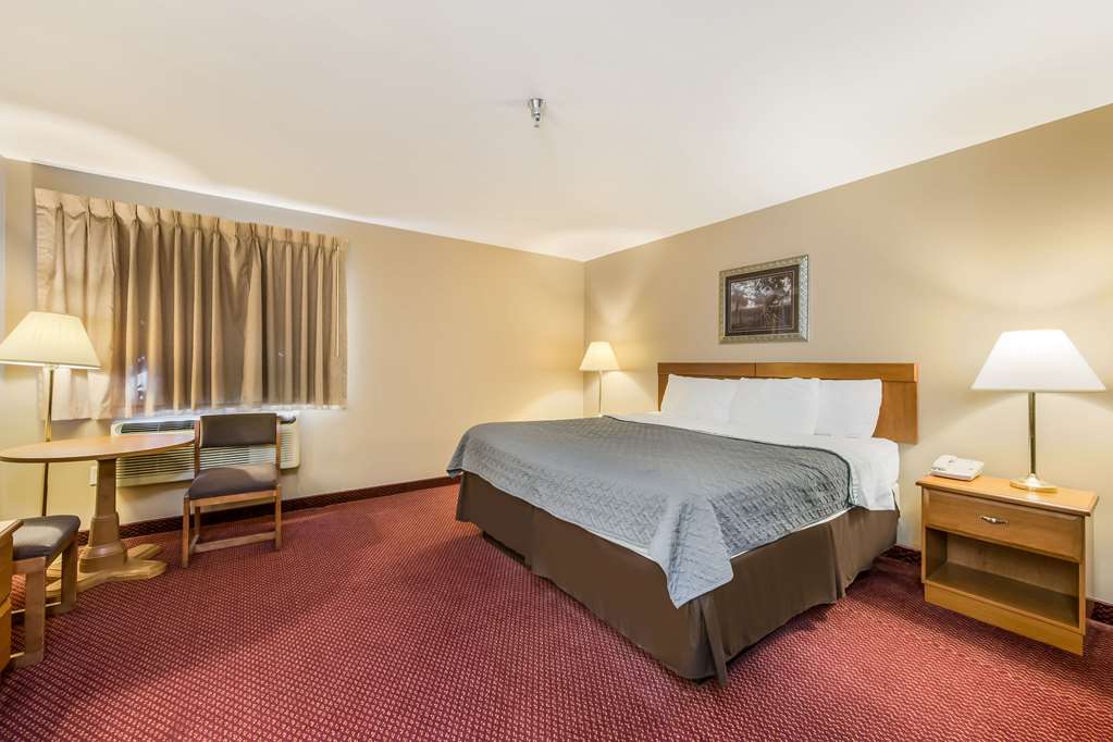 Econo Lodge Rice Lake - photo 16