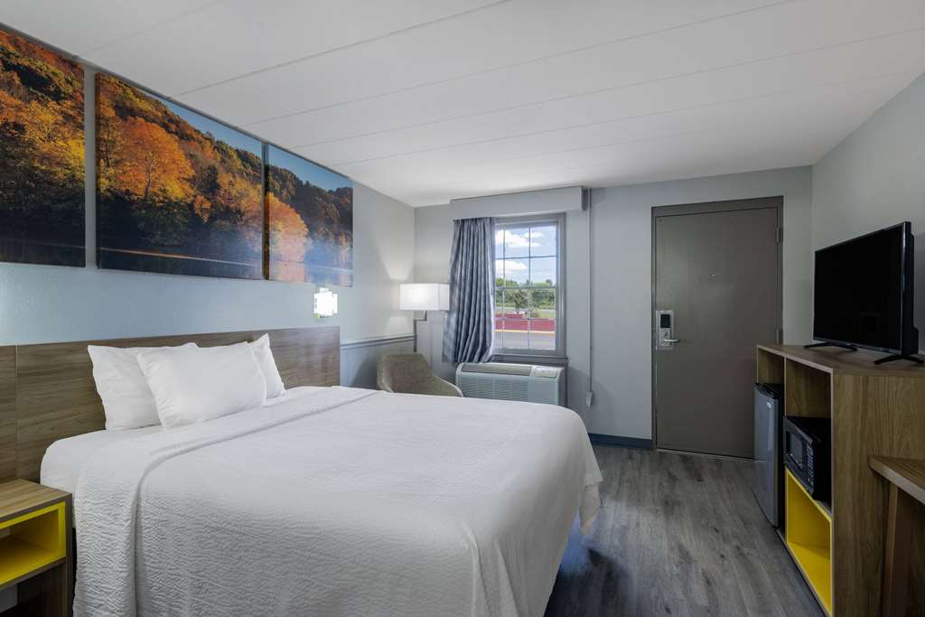 Days Inn by Wyndham Lincolnton - photo 22