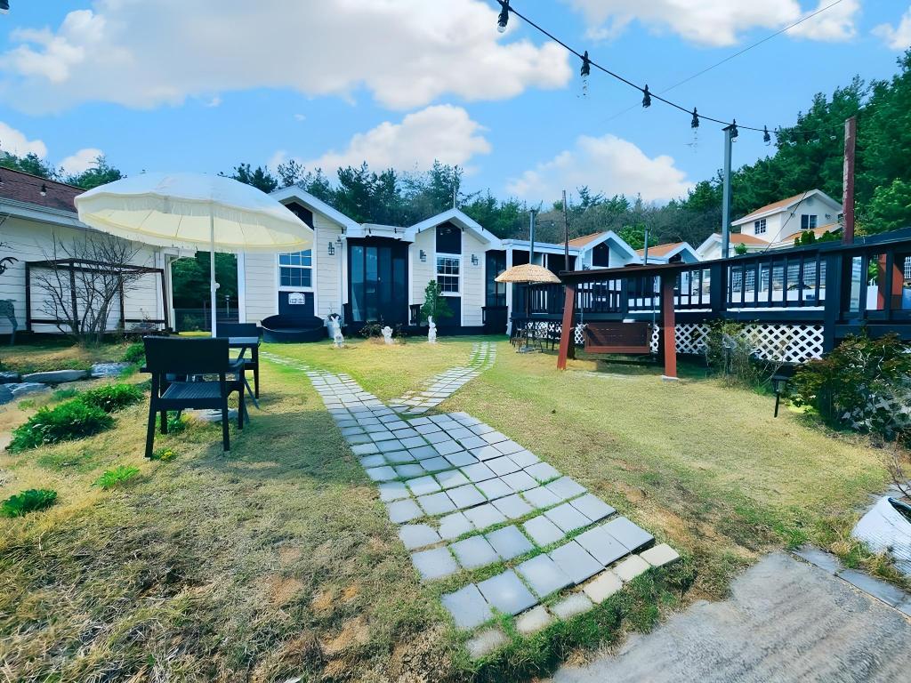 Anmyeondo Chueogdeohagi in Unknown City, South Korea