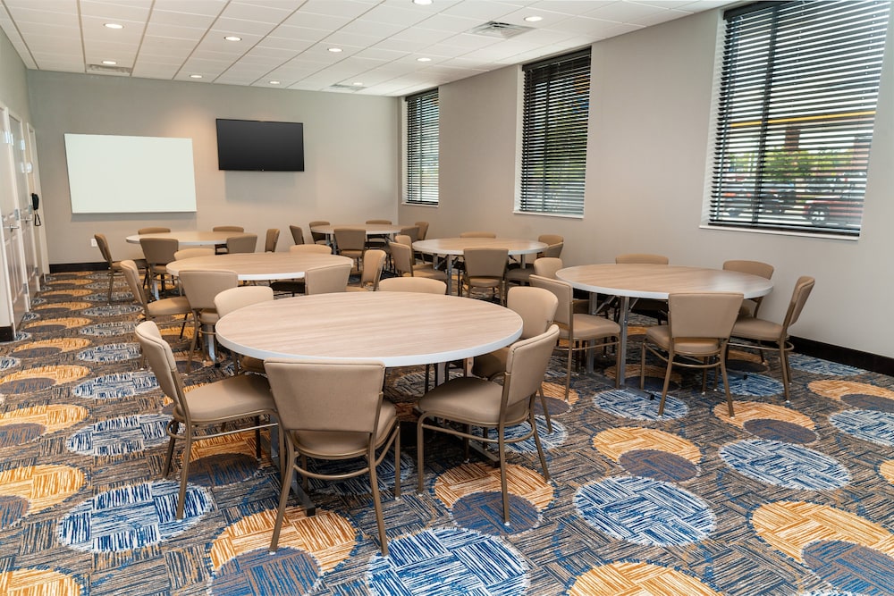 Staybridge Suites Nashville Vanderbilt Area by IHG - photo 56