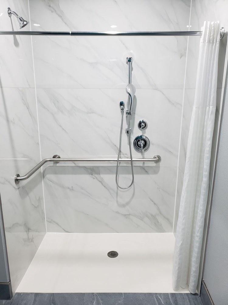 Americas Best Value Inn and Suites Kingwood IAH Airport - photo 26