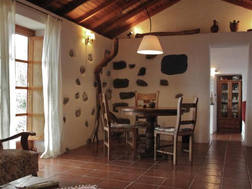 Casa Rural El Tabaibal — 4-Star Luxury Hotel in Hermigua, Spain
