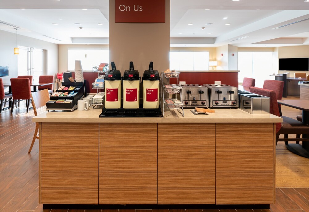 TownePlace Suites by Marriott Milwaukee Oak Creek - photo 40