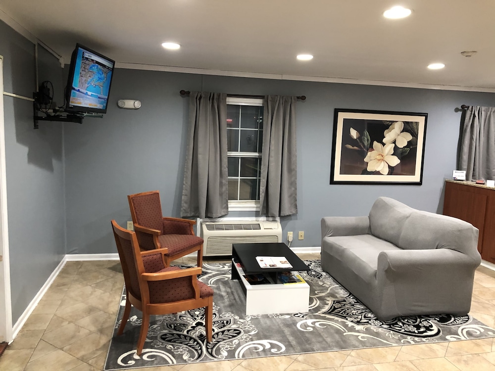 First Heritage Inn Rantoul - photo 2