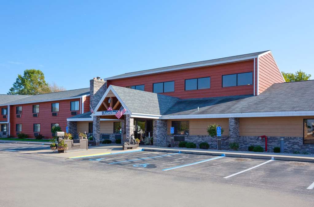 AmericInn by Wyndham Menominee - photo 2