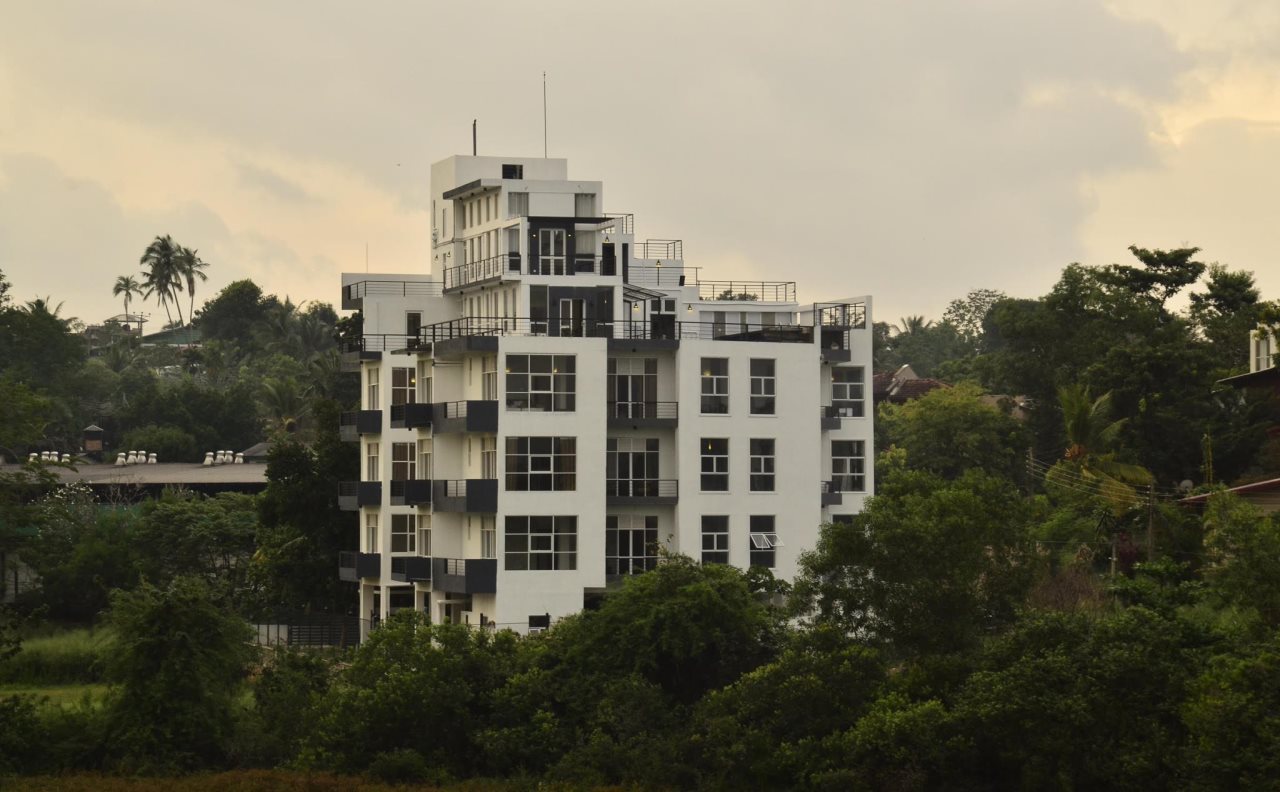 Sky 14 Hotel Apartments in Minuwangoda, Sri Lanka