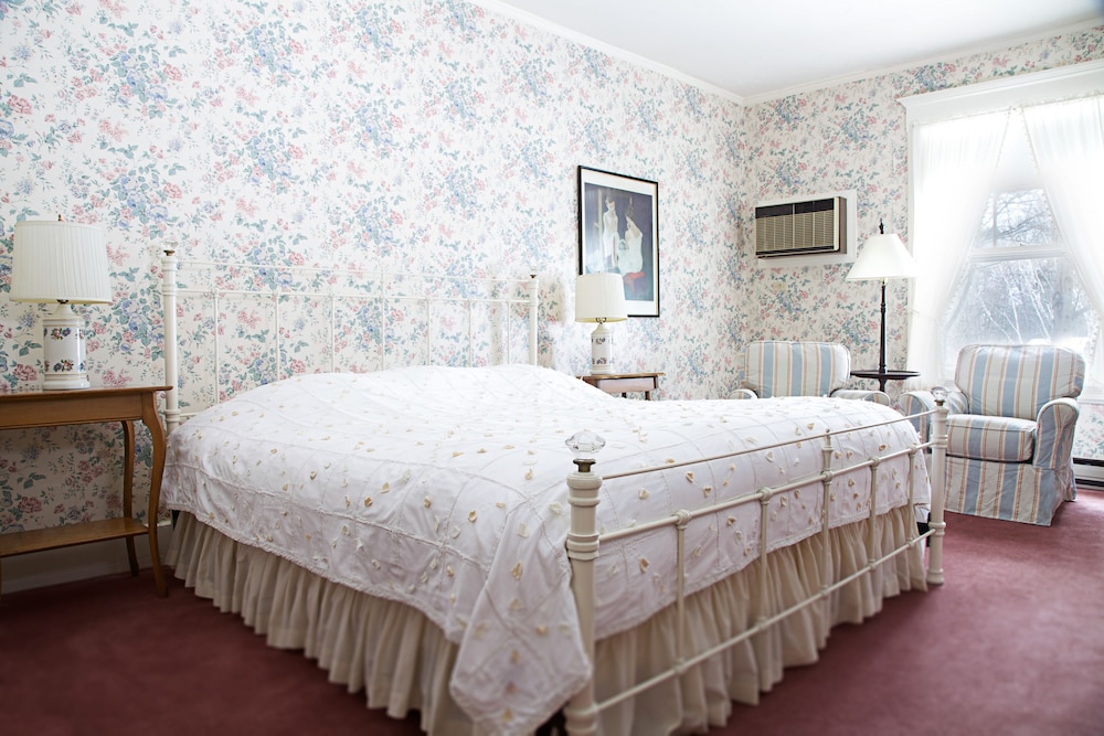 The Red Lion Inn - photo 5