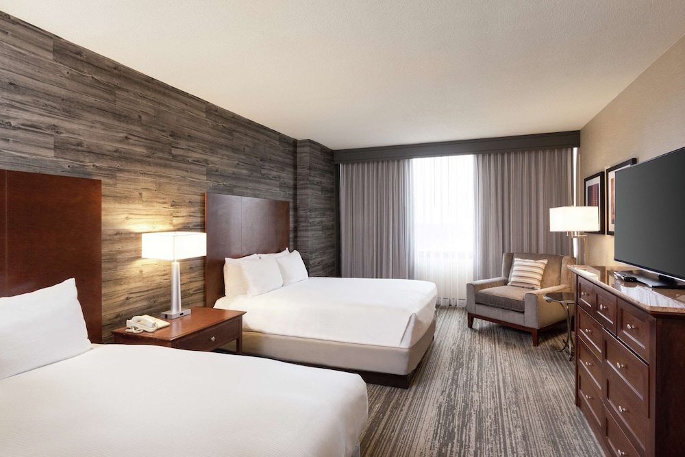 DoubleTree by Hilton Hotel & Suites Houston by the Galleria - photo 22