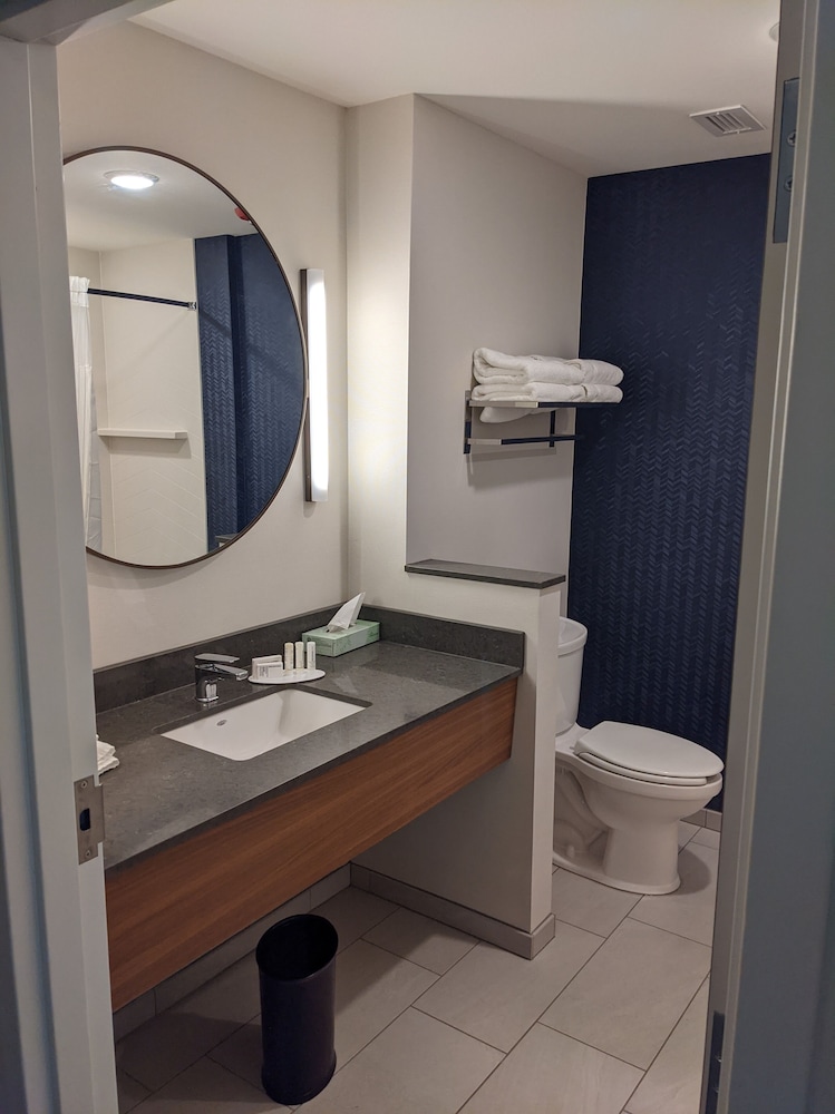 Fairfield Inn & Suites by Marriott Lincoln Crete - photo 12