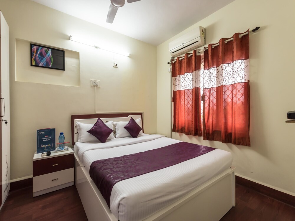 OYO Apartments Malad Raheja Complex Road