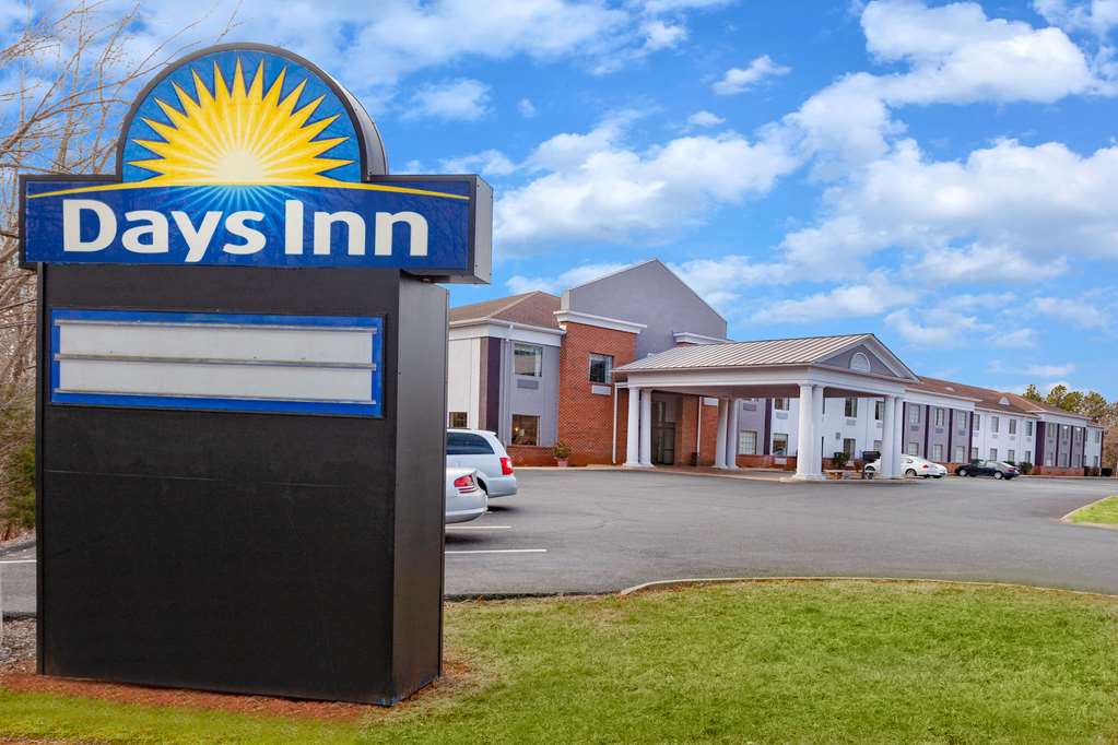 Days Inn by Wyndham Altavista - photo 3