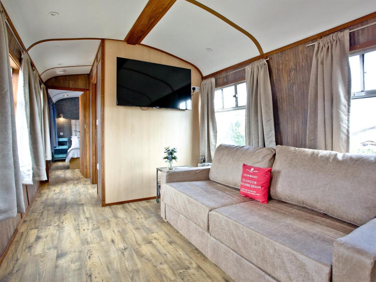 Brunel Boutique Railway Carriage 3 in Dawlish, United Kingdom