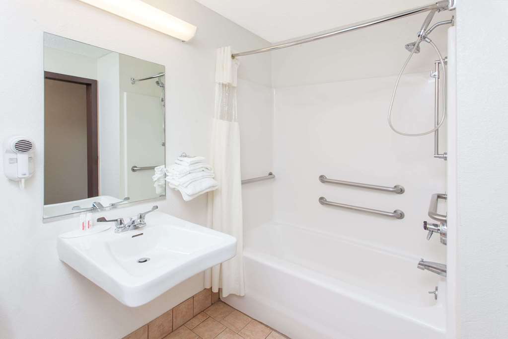 Baymont by Wyndham Smyrna - photo 10