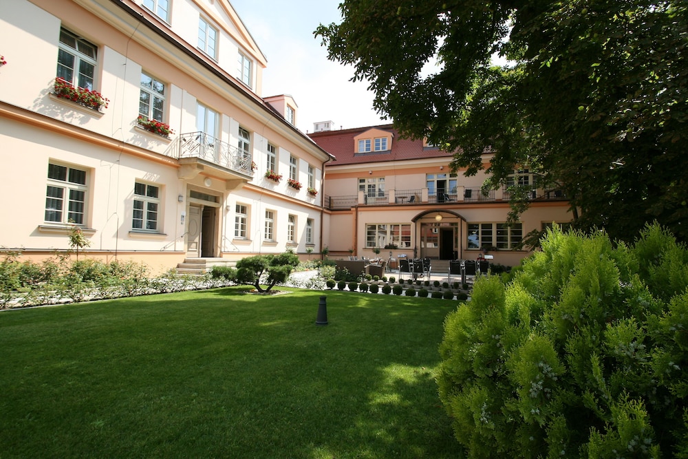 Castle Residence Praha — 4-Star Luxury Hotel in Prague, Czech Republic