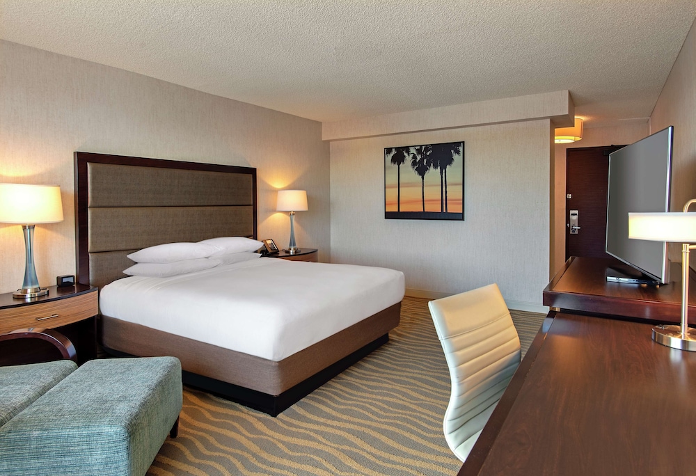 DoubleTree by Hilton San Diego Mission Valley - photo 17