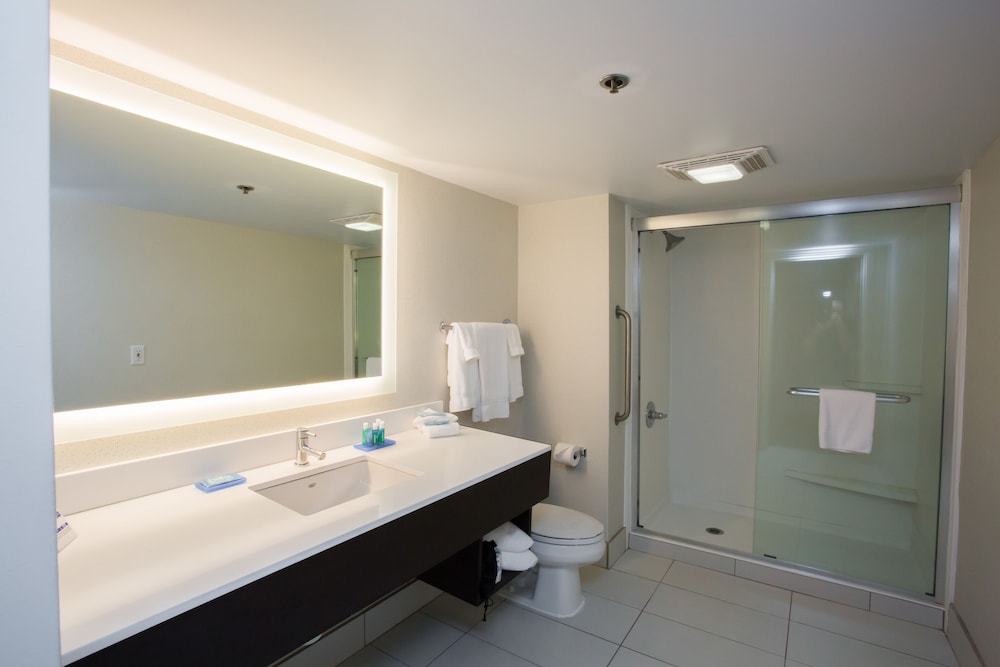 Holiday Inn Express Wilmington by IHG - photo 43