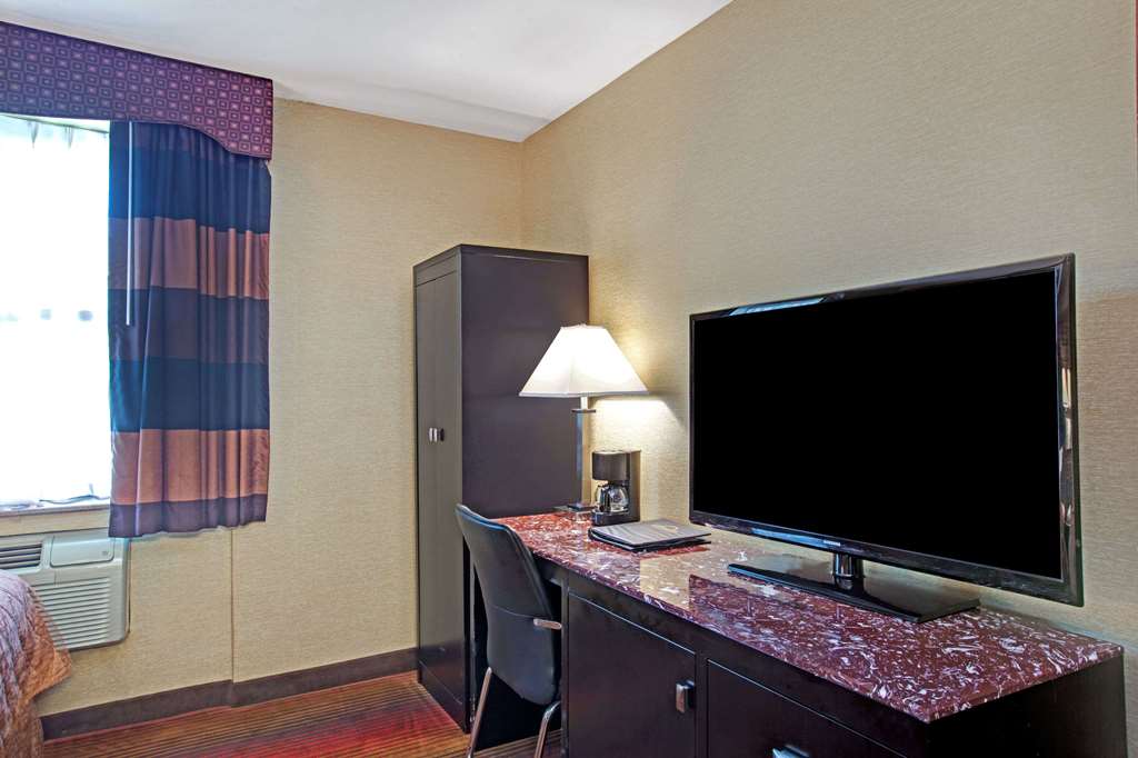 Days Inn by Wyndham Brooklyn - photo 9