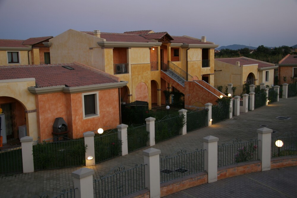 Home Mini Resort — hotel in Capoterra
