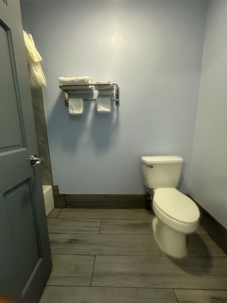 Carrizo Executive Inn - photo 24