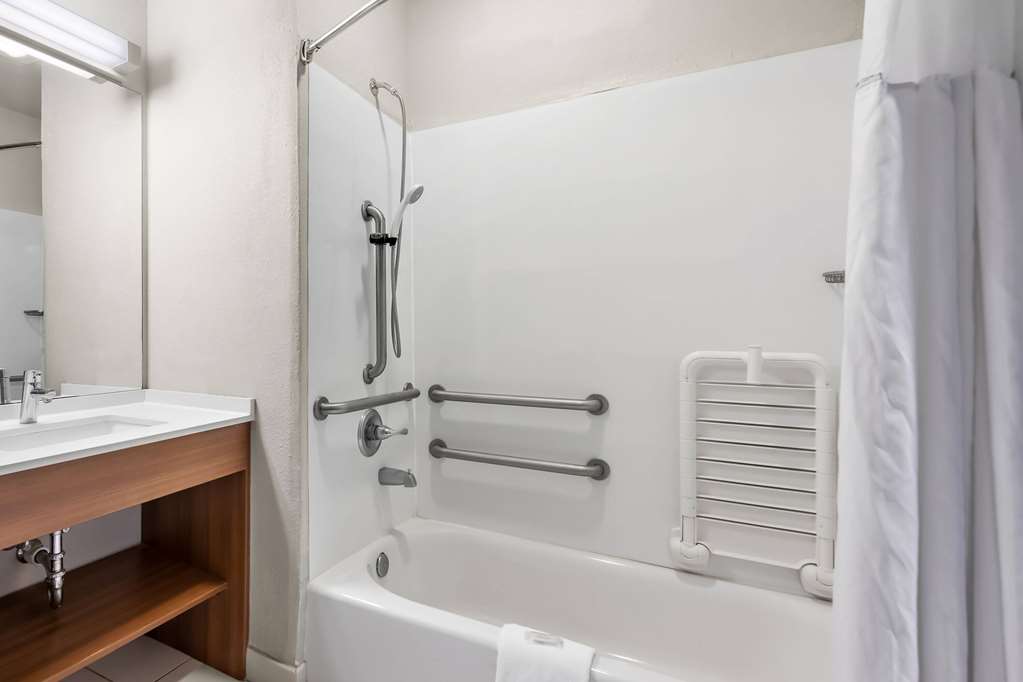 Microtel Inn & Suites by Wyndham Sweetwater - photo 17