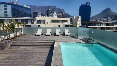 Apartment near V&A Waterfront & Convention Centre — 4-Star Luxury Hotel in Cape Town, South Africa