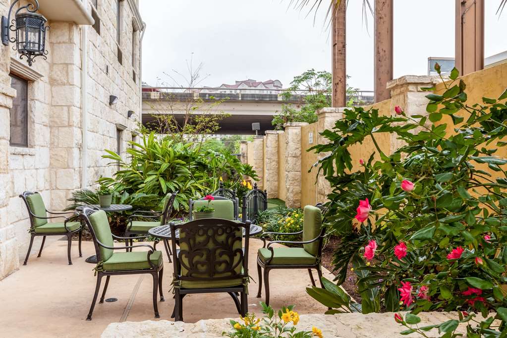 Comfort Suites Alamo Riverwalk - photo 35